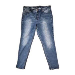 Maurices Jeans Women's Size 20W Regular Mid Rise Skinny Medium Wash 38x31